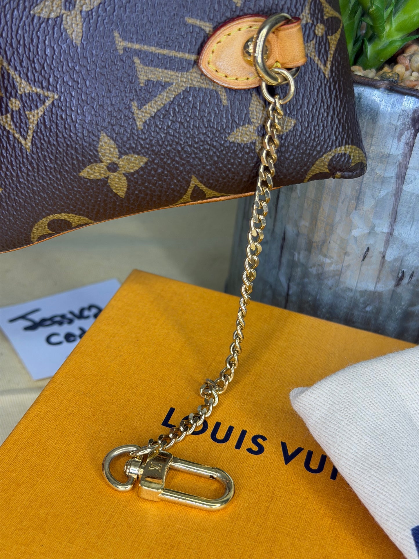 Louis Vuitton Etui Telephone MM