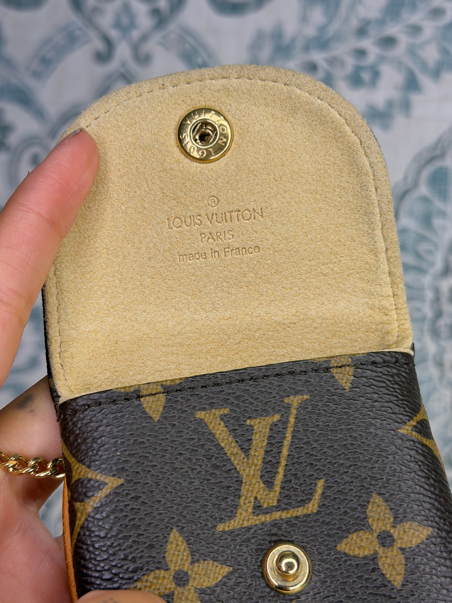 Louis Vuitton Etui Telephone MM