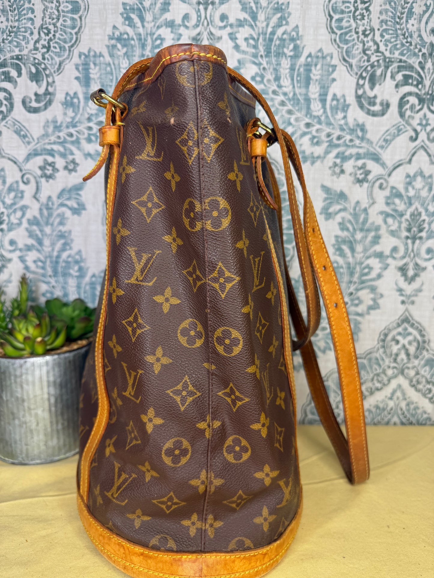 Louis Vuitton Bucket GM