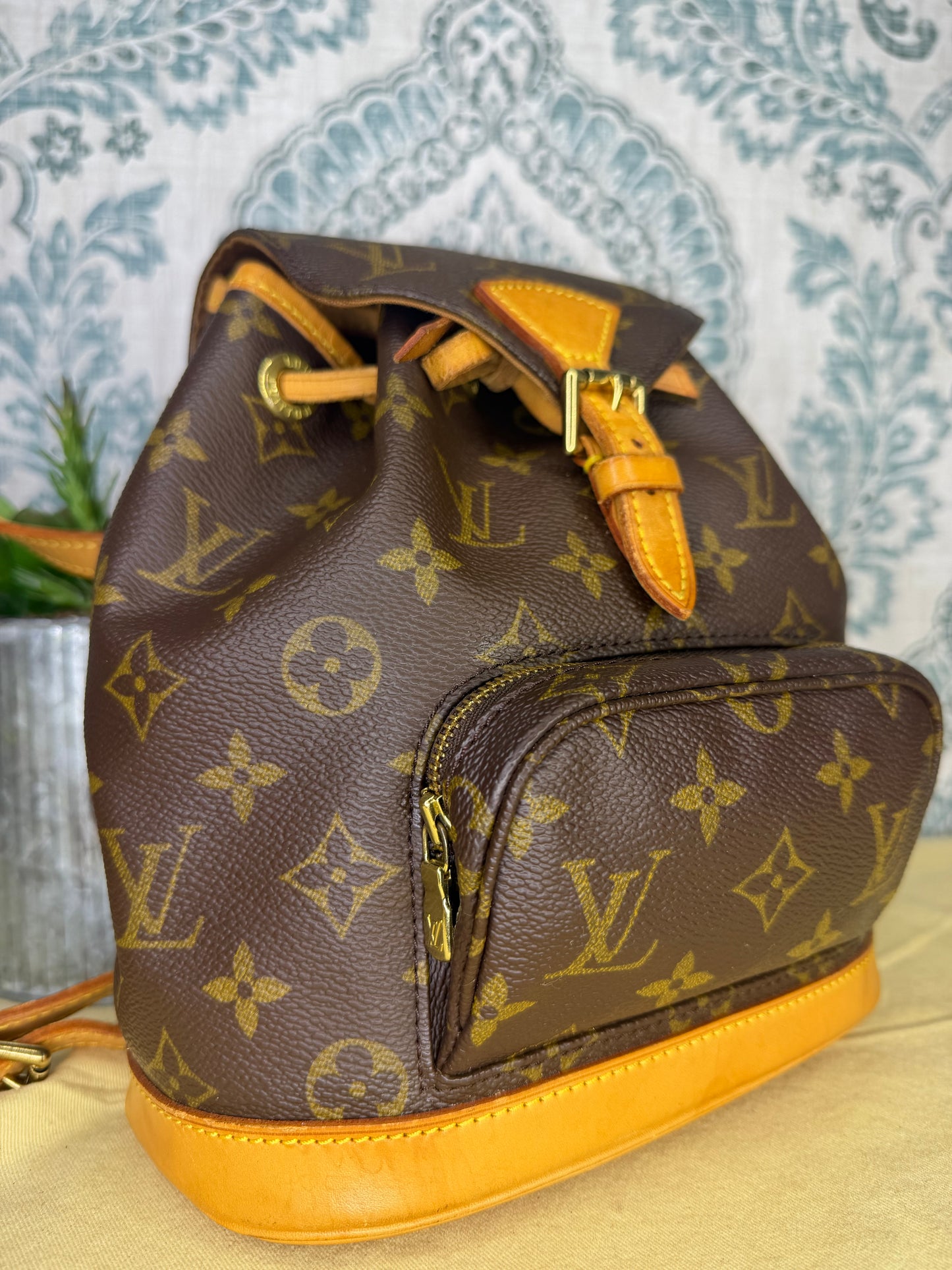 Louis Vuitton Montsouris PM