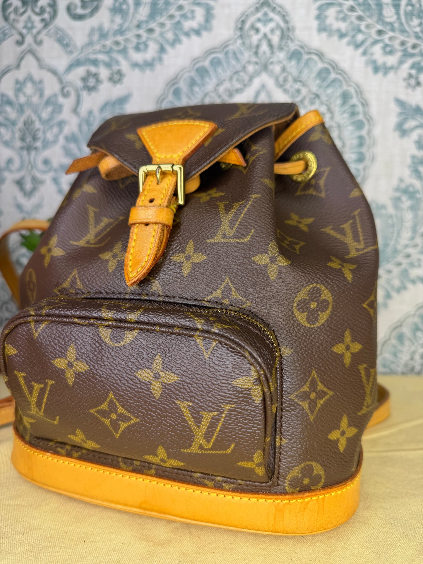 Louis Vuitton Montsouris PM
