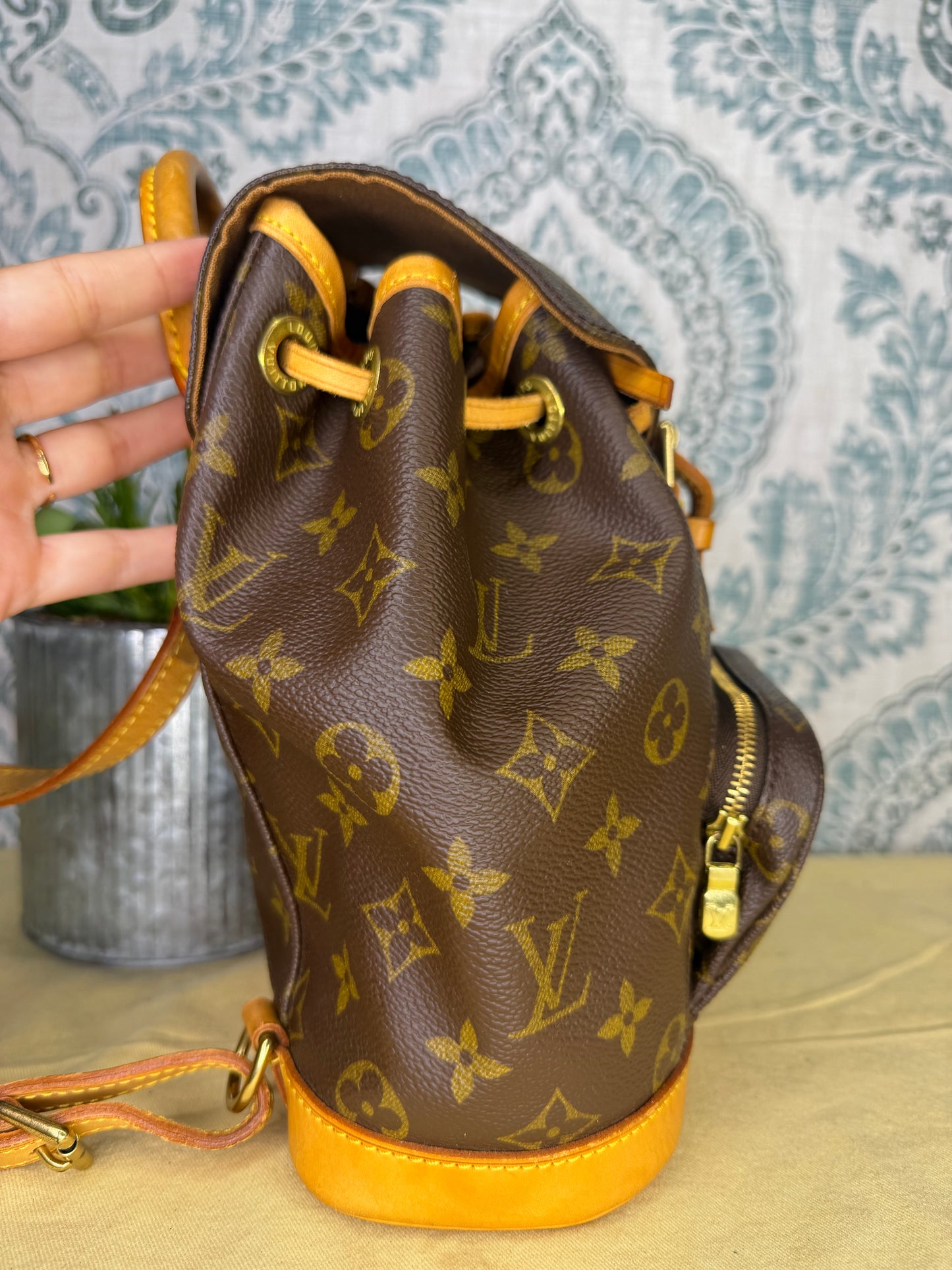 Louis Vuitton Montsouris PM