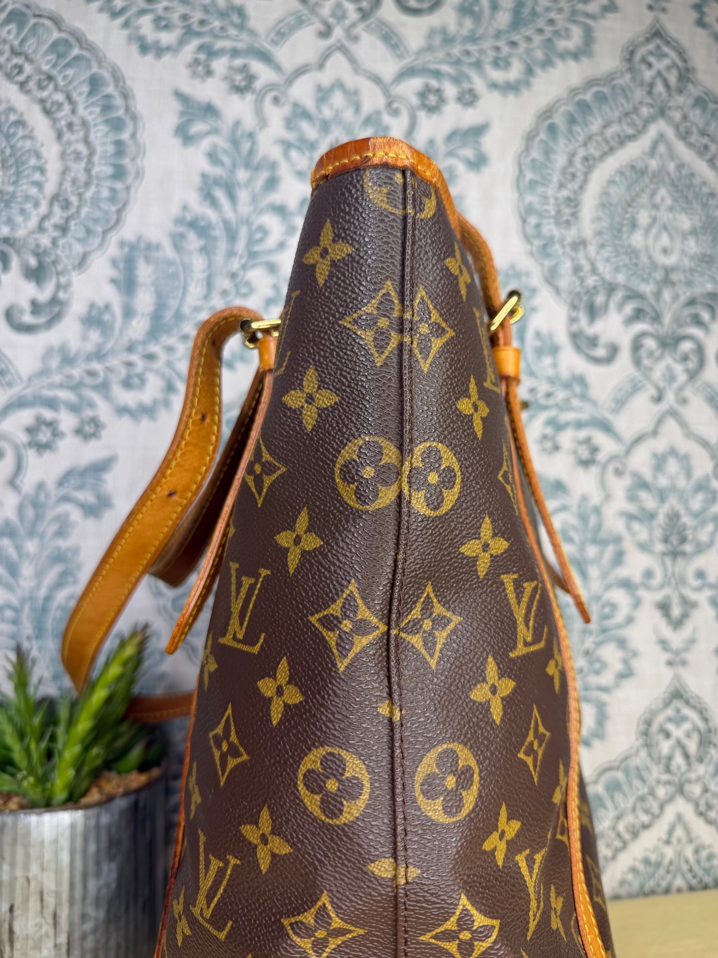 Louis Vuitton Bucket GM #1