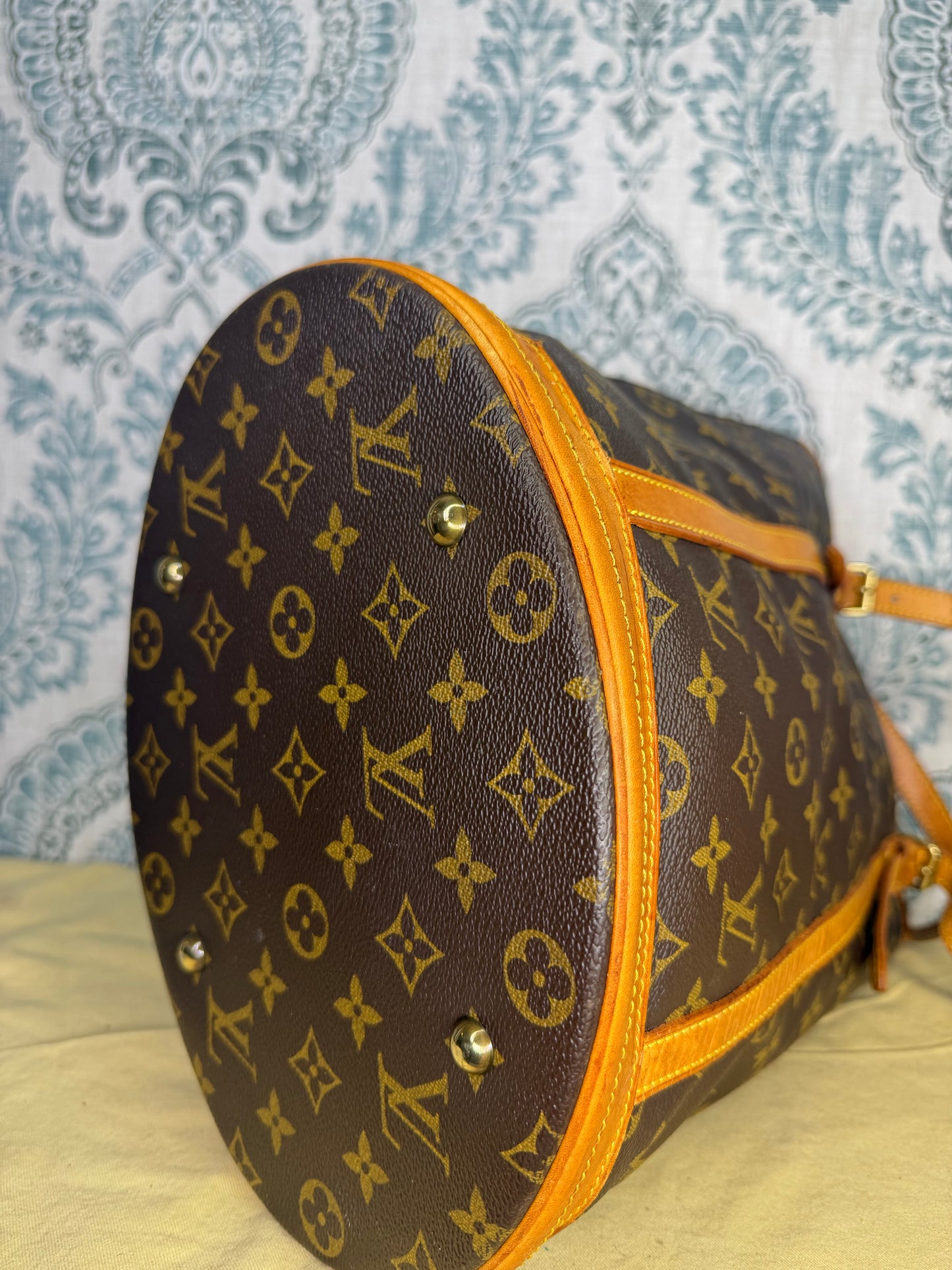 Louis Vuitton Bucket GM #1