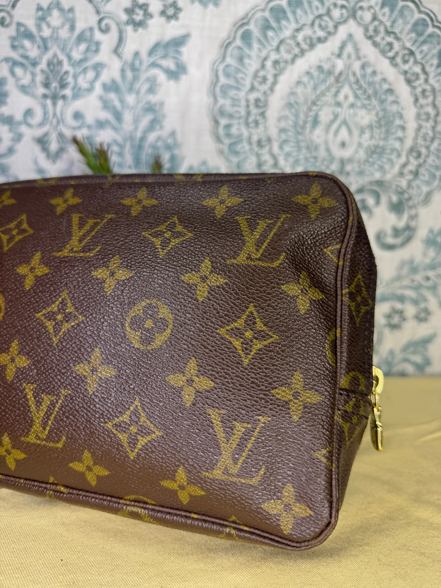 Louis Vuitton Trousse 23