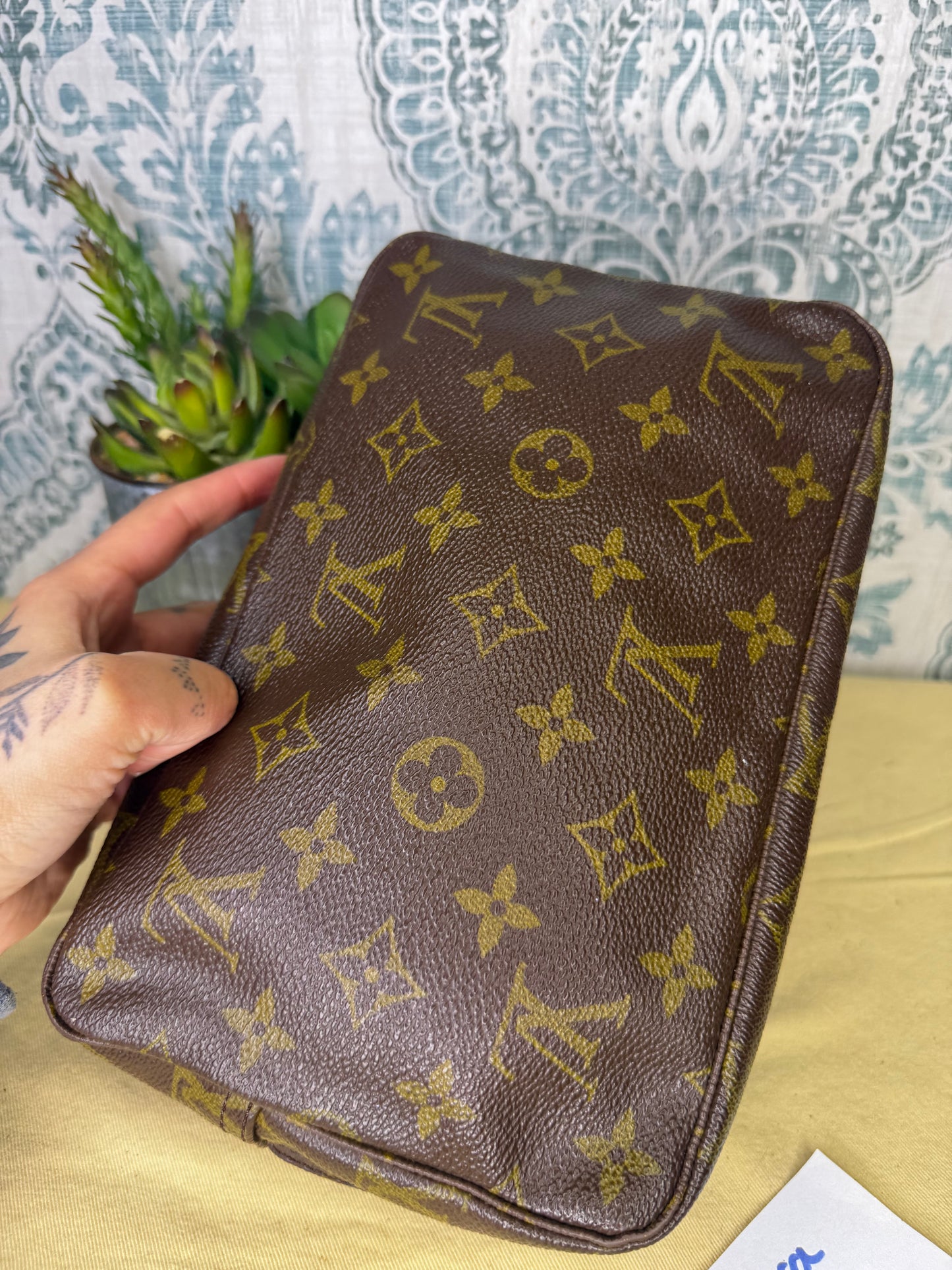 Louis Vuitton Trousse 23
