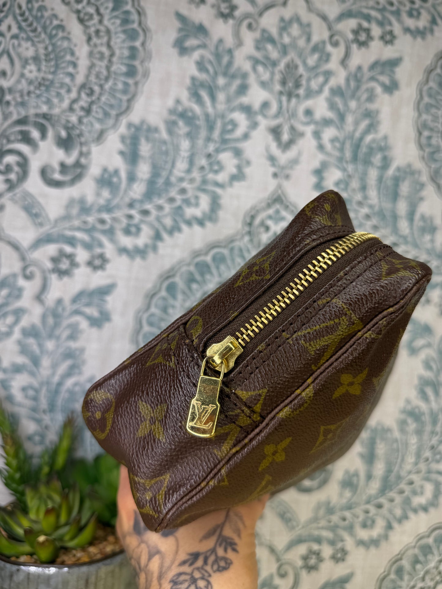 Louis Vuitton Trousse 23