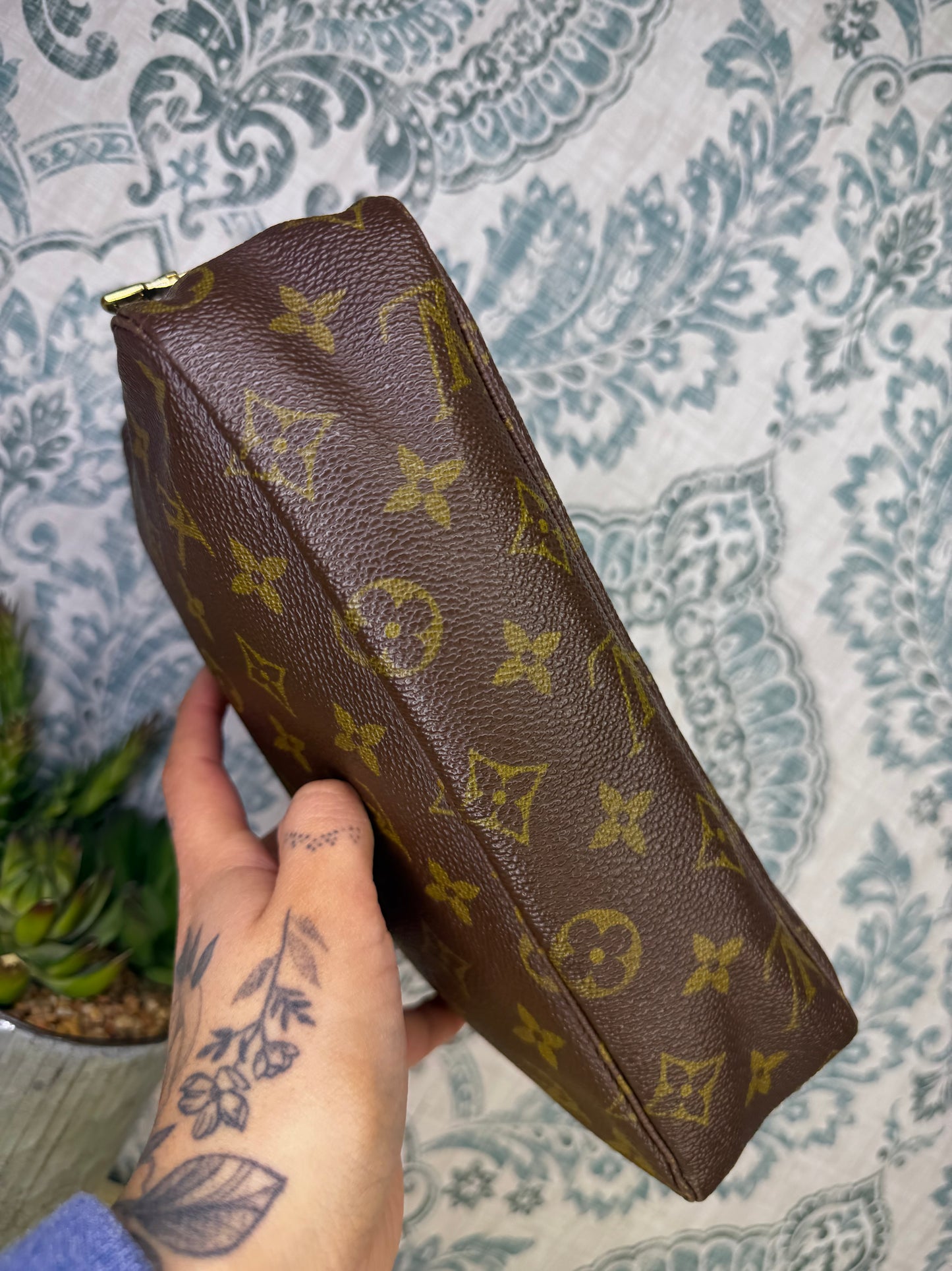 Louis Vuitton Trousse 23