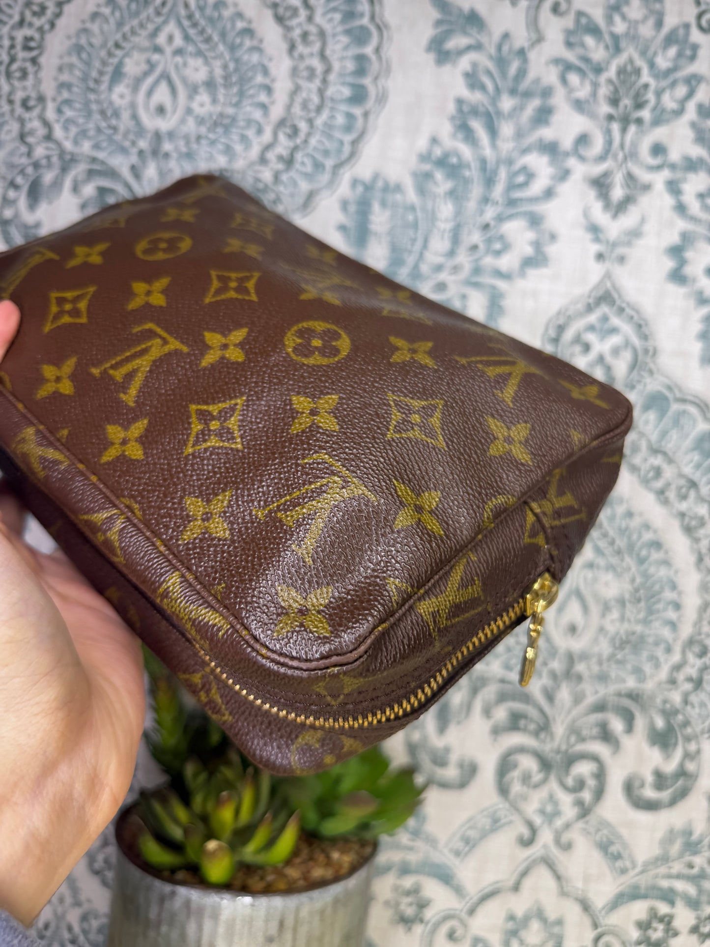 Louis Vuitton Trousse 23