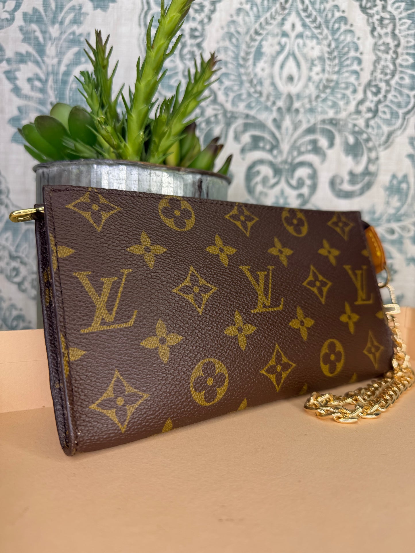 Louis Vuitton Monogram Bucket GM Pochette