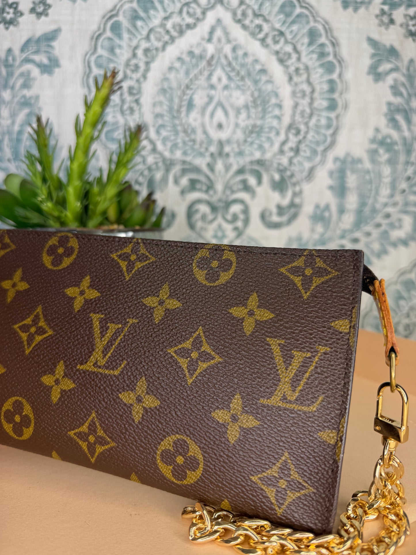 Louis Vuitton Monogram Bucket GM Pochette