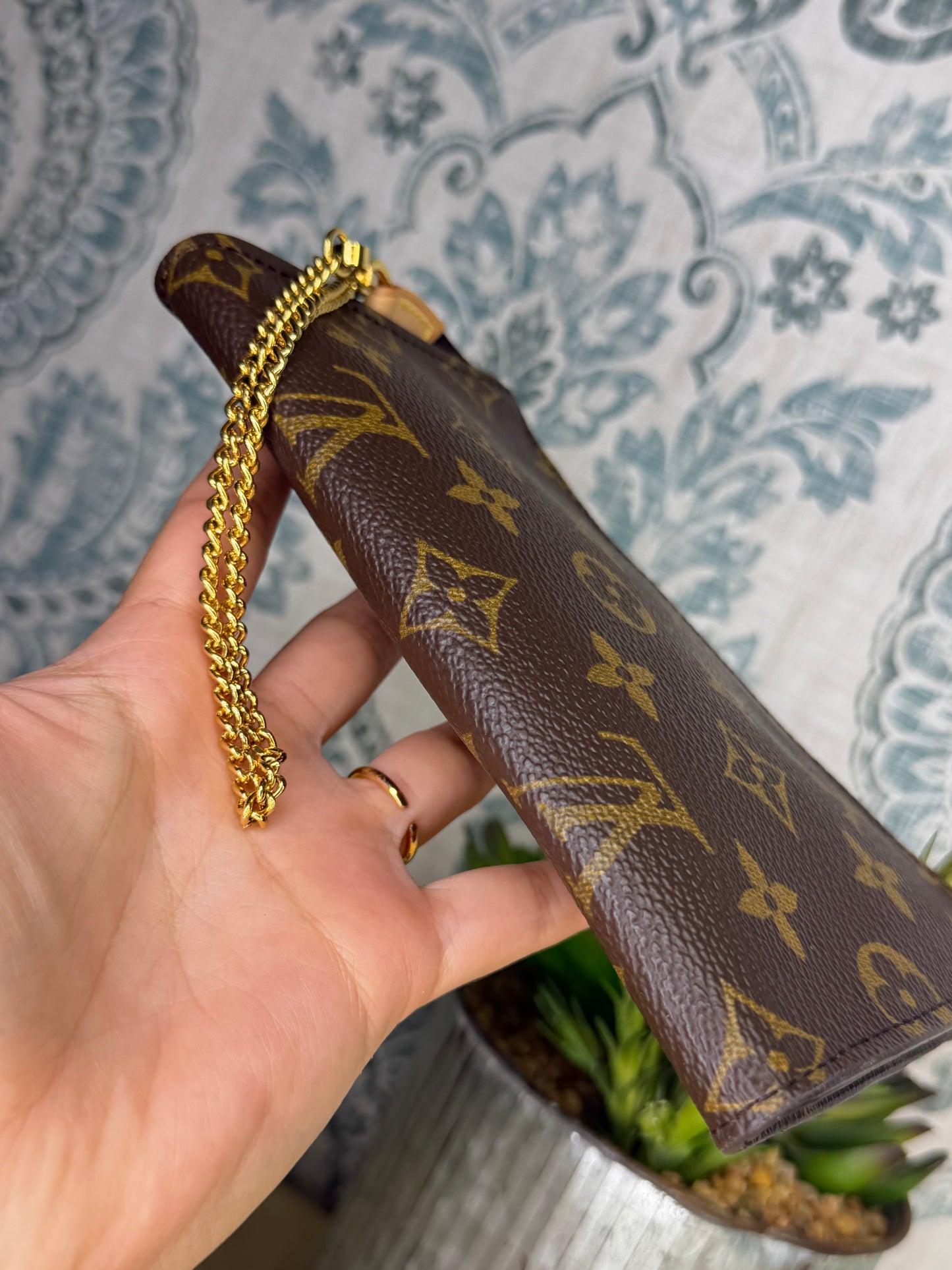 Louis Vuitton Monogram Bucket PM Pochette