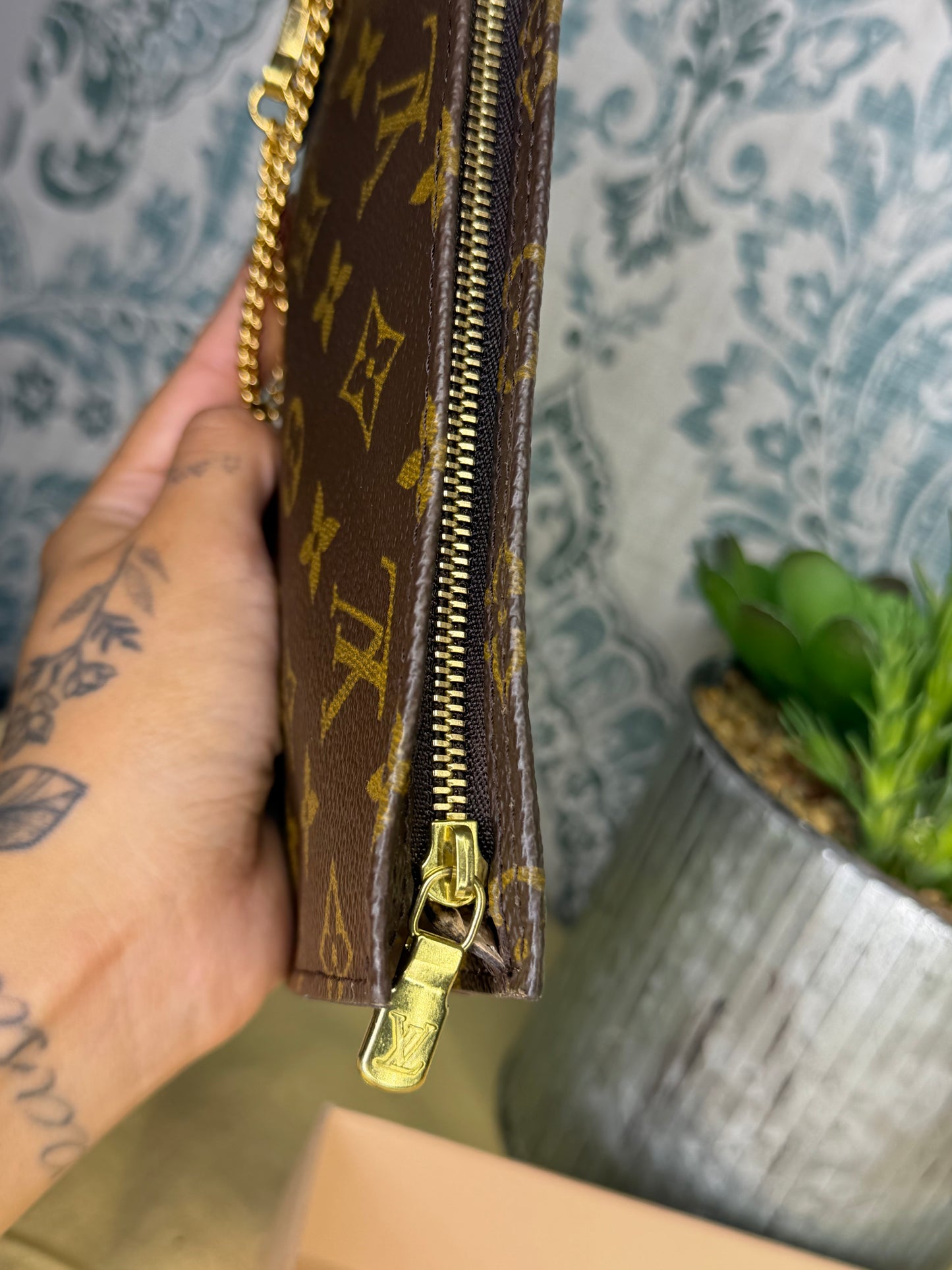 Louis Vuitton Monogram Bucket PM Pochette