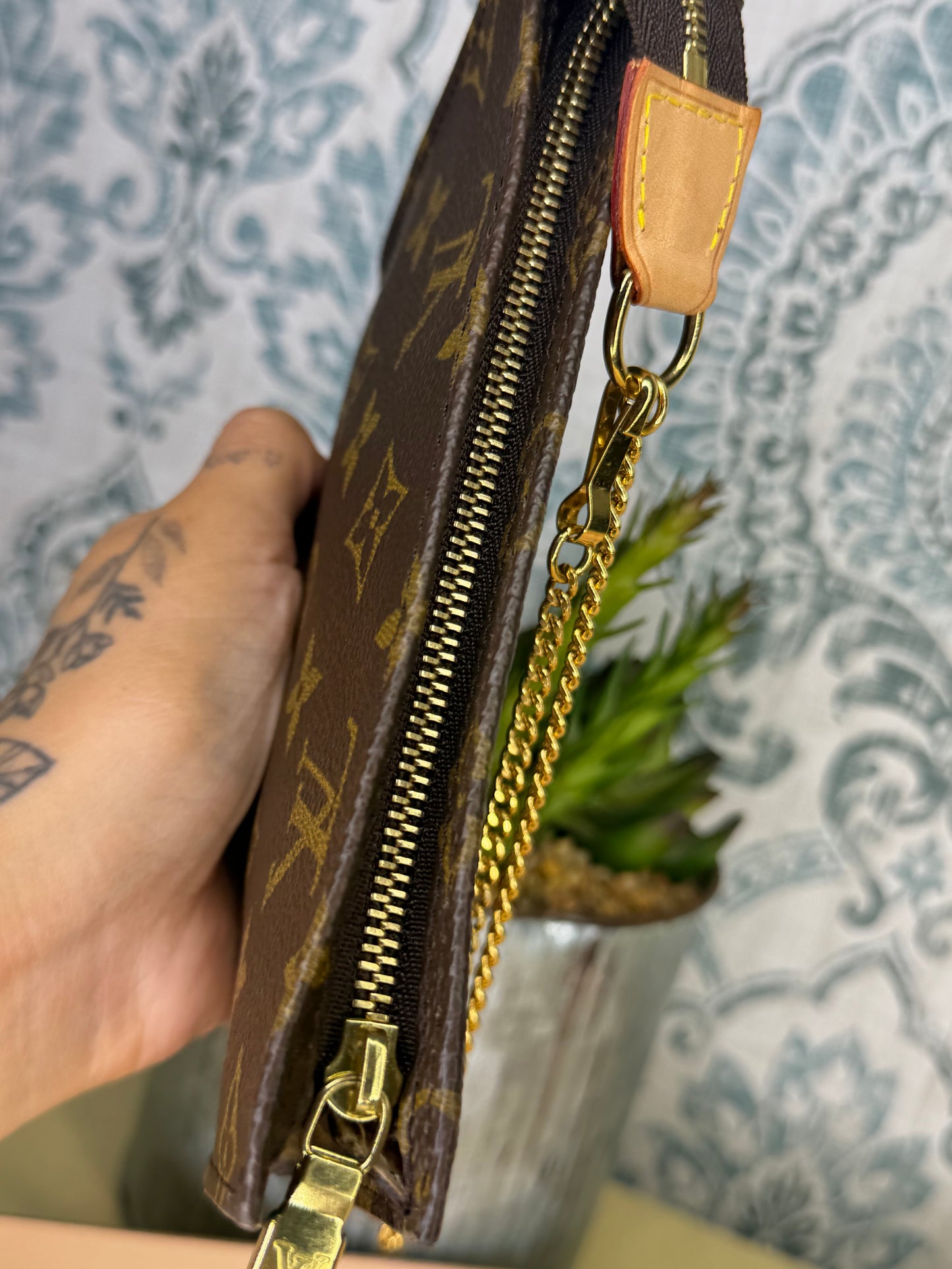 Louis Vuitton Monogram Bucket PM Pochette