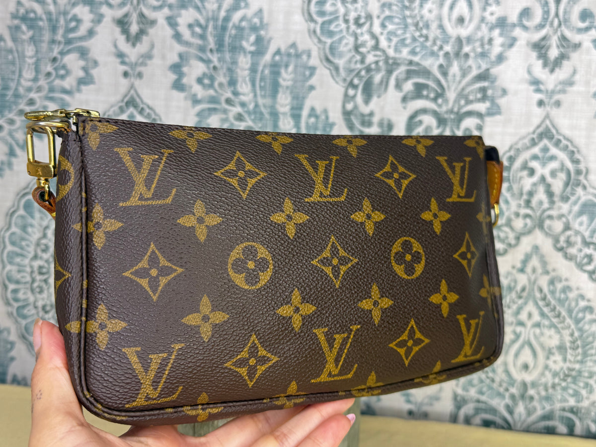 Louis Vuitton Pochette Accessories