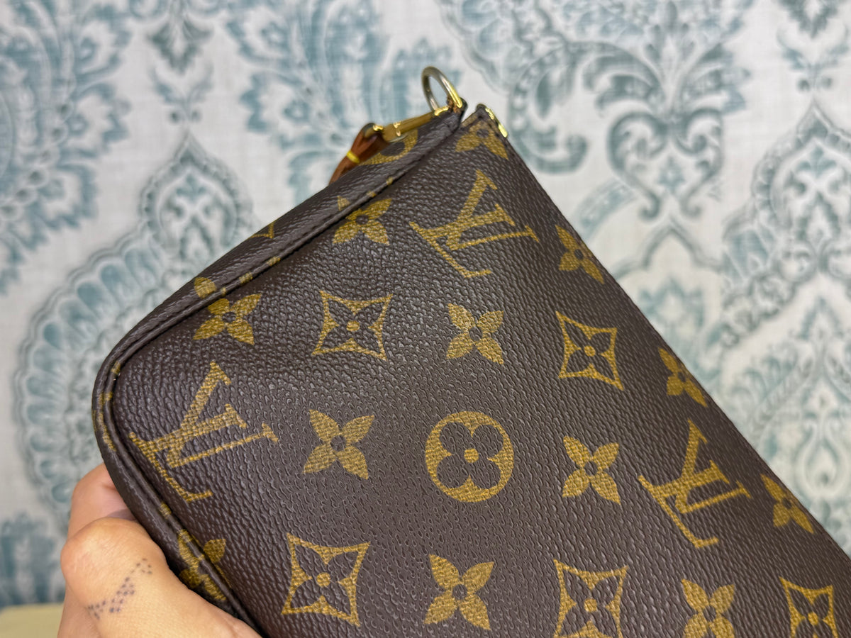 Louis Vuitton Pochette Accessories