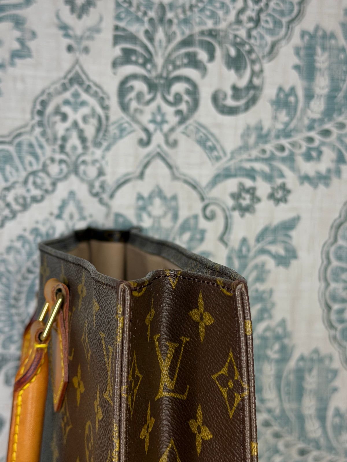 Louis Vuitton Sac Plat