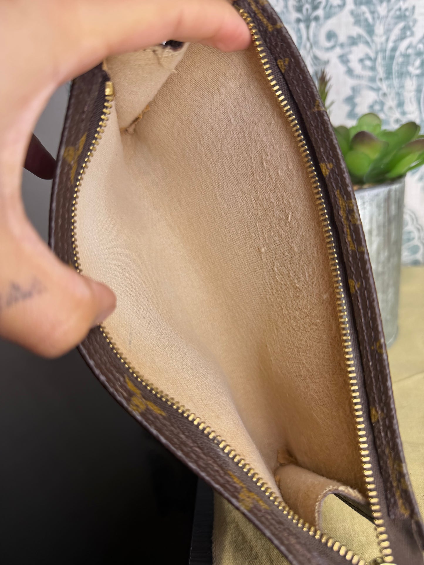 Louis Vuitton Bucket GM Pochette #1