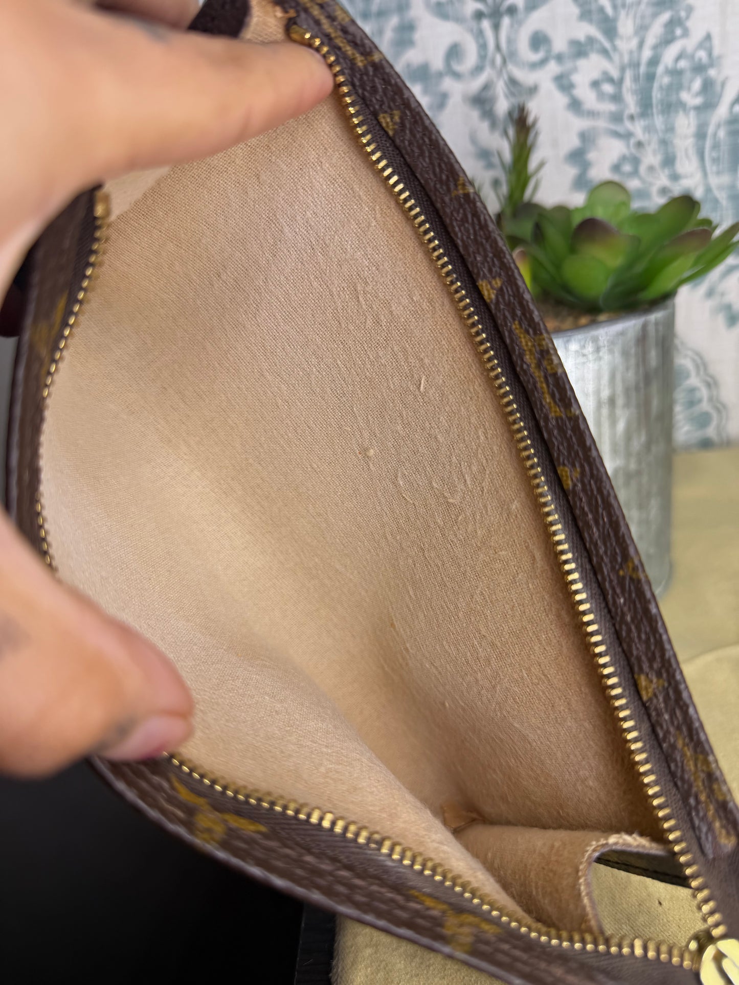 Louis Vuitton Bucket GM Pochette #1