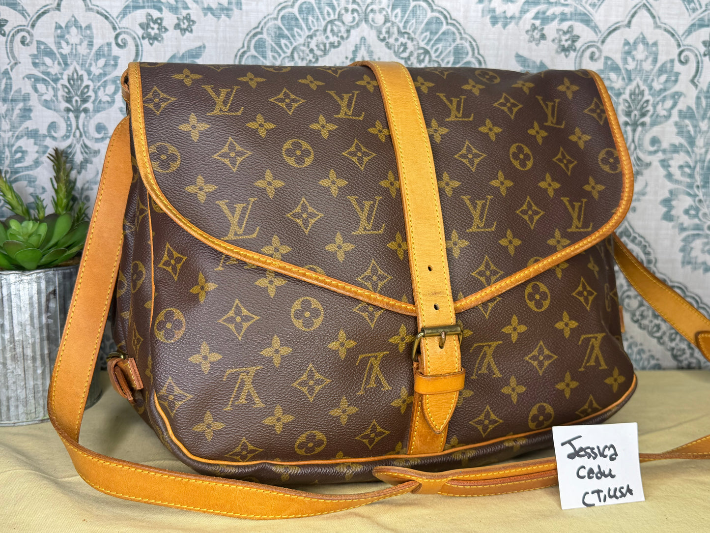 Louis Vuitton Saumur 35