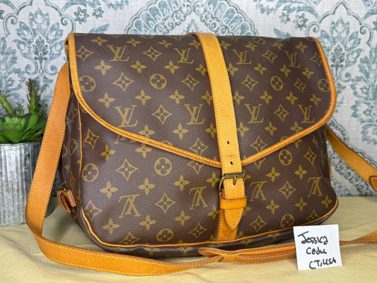 Louis Vuitton Saumur 35