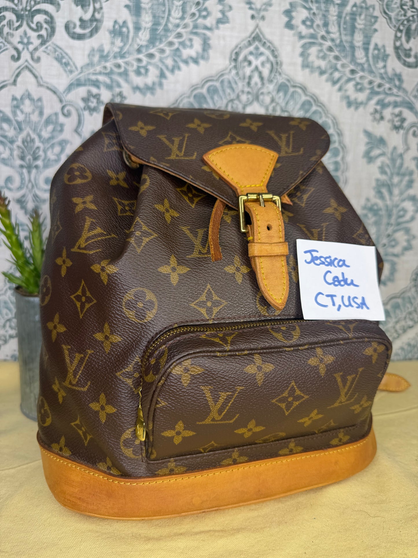 Louis Vuitton Montsouris MM