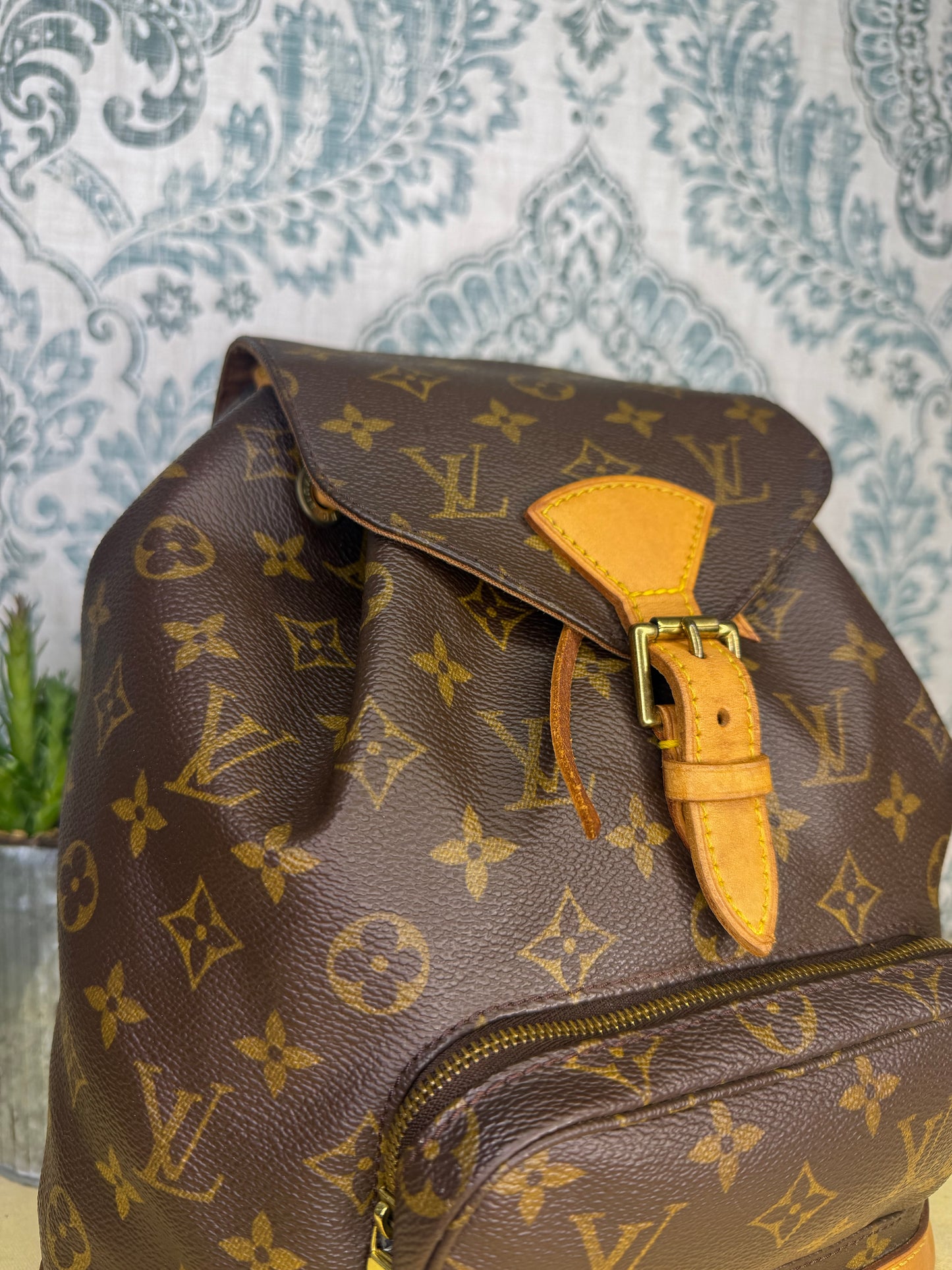 Louis Vuitton Montsouris MM
