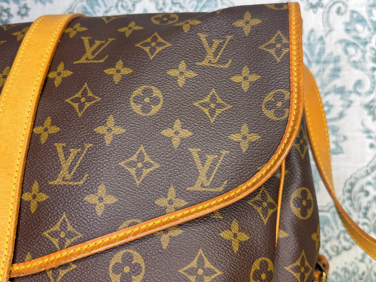 Louis Vuitton Saumur 35
