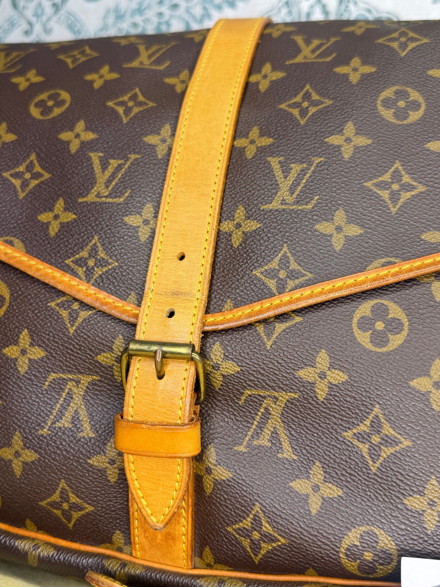 Louis Vuitton Saumur 35
