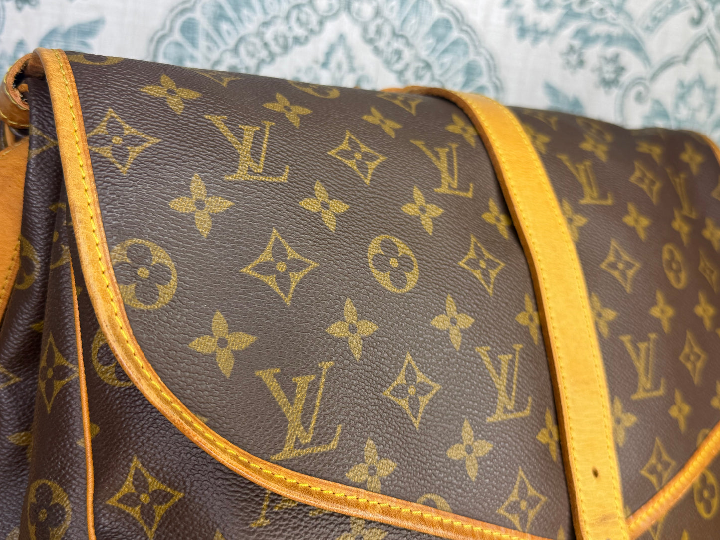Louis Vuitton Saumur 35