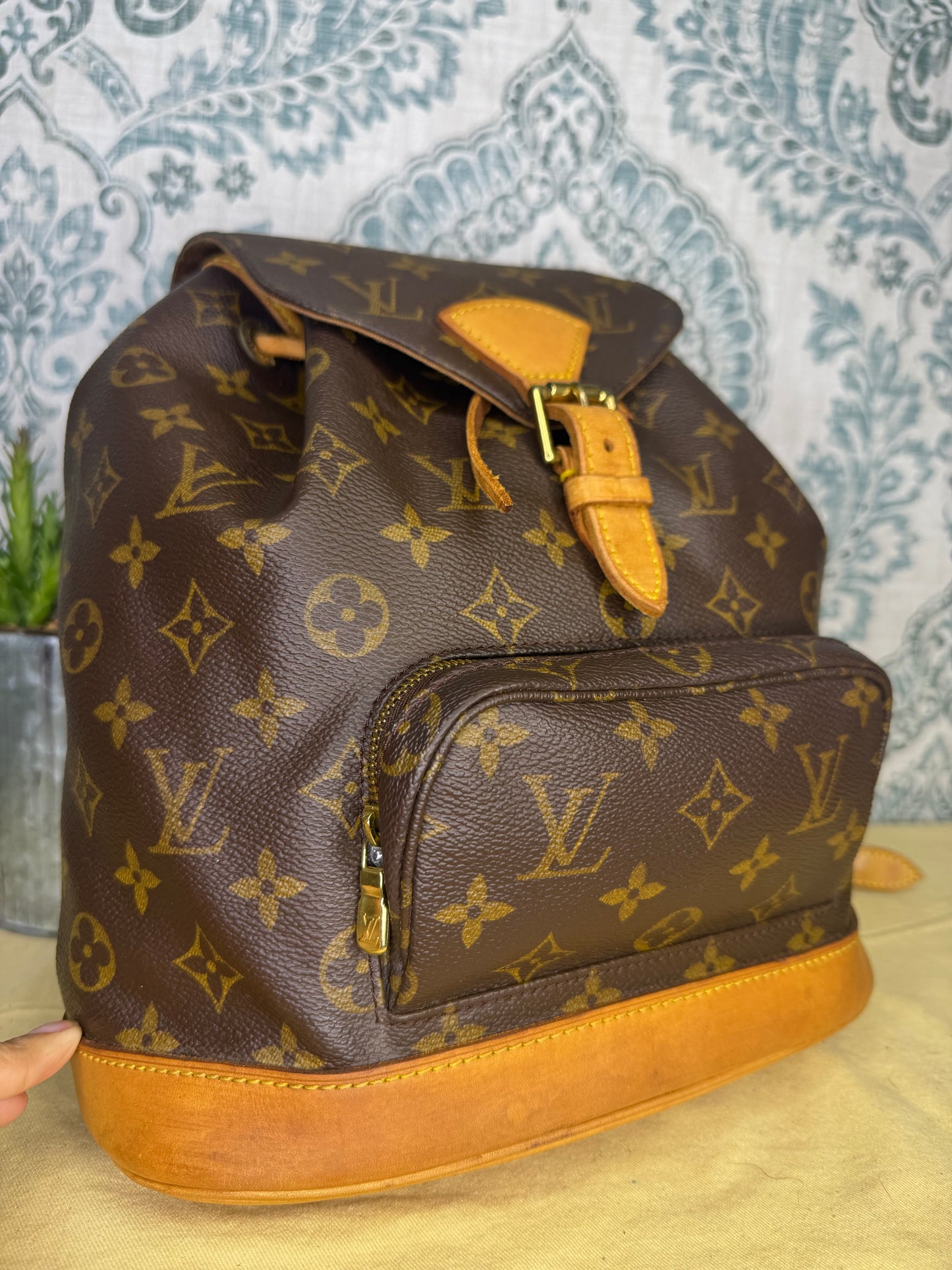 Louis Vuitton Montsouris MM