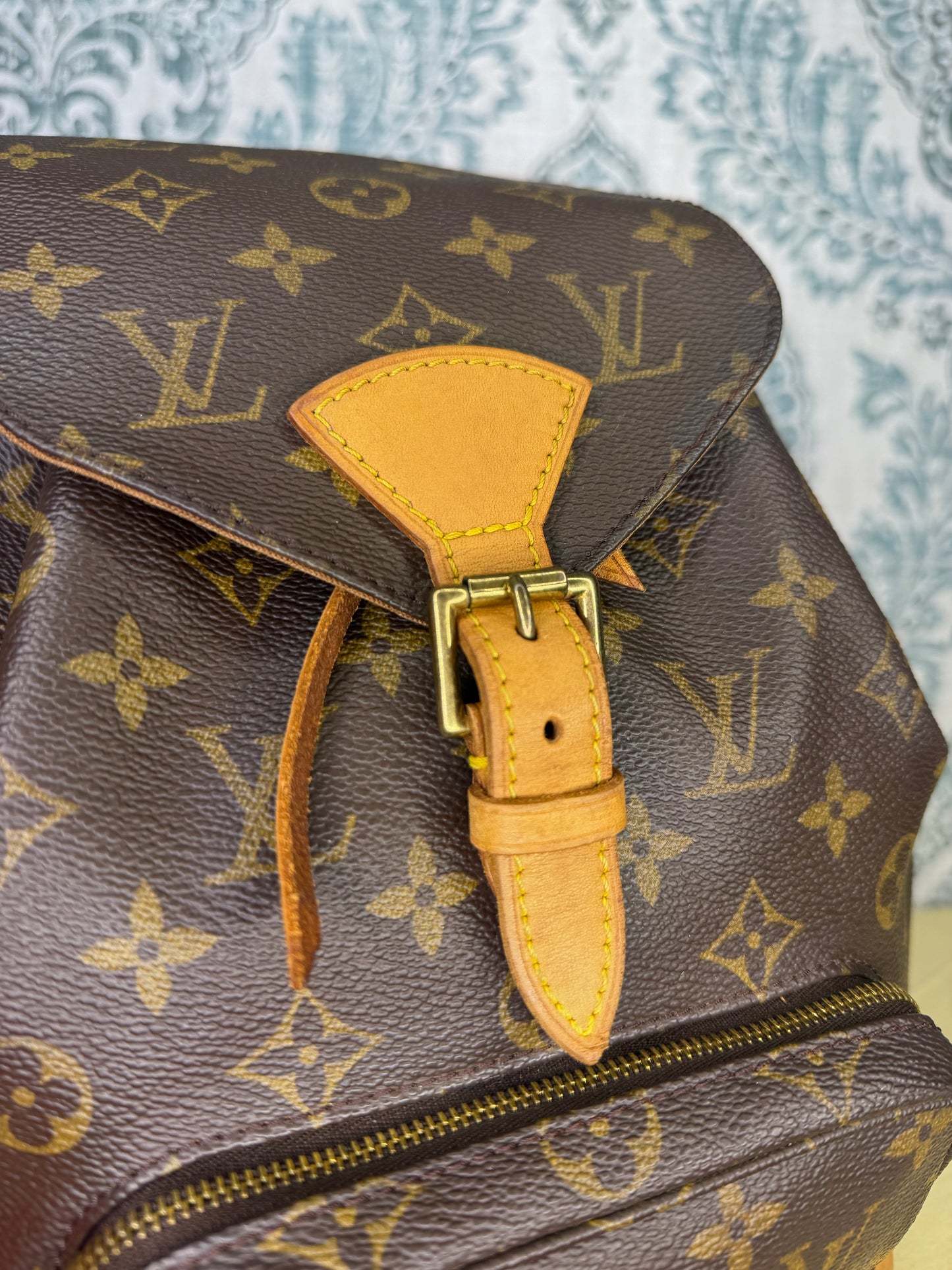 Louis Vuitton Montsouris MM
