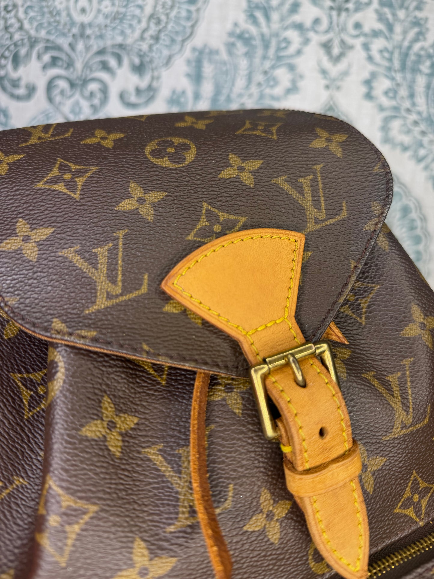 Louis Vuitton Montsouris MM
