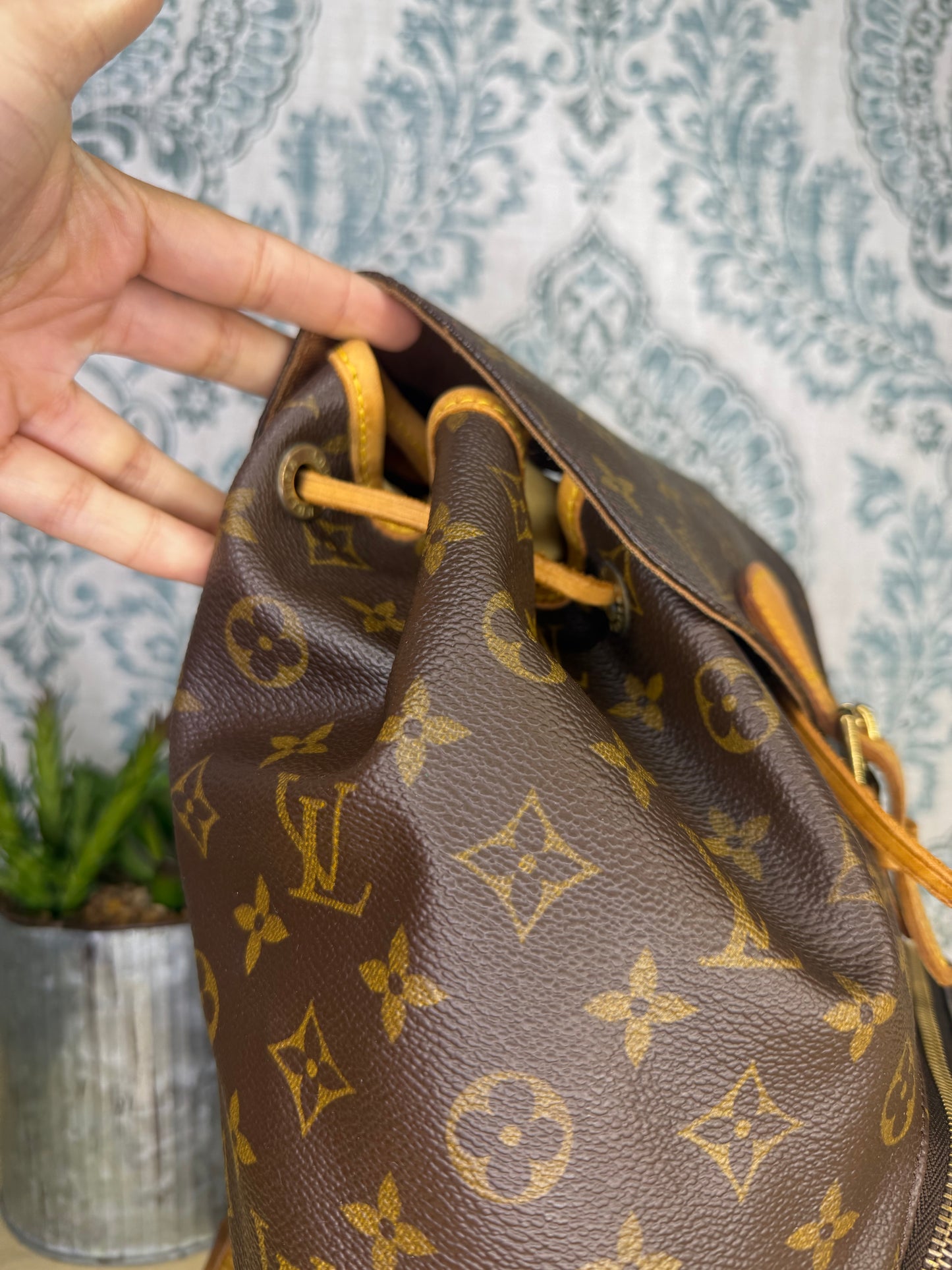 Louis Vuitton Montsouris MM