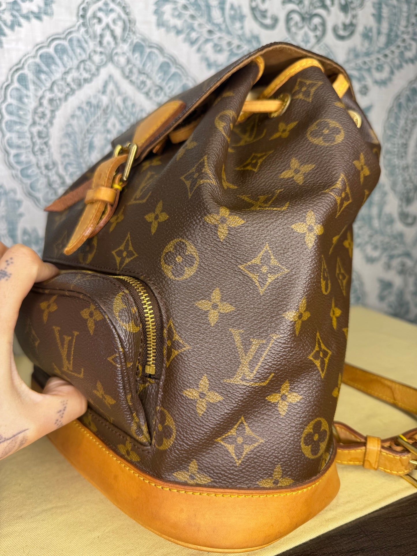 Louis Vuitton Montsouris MM