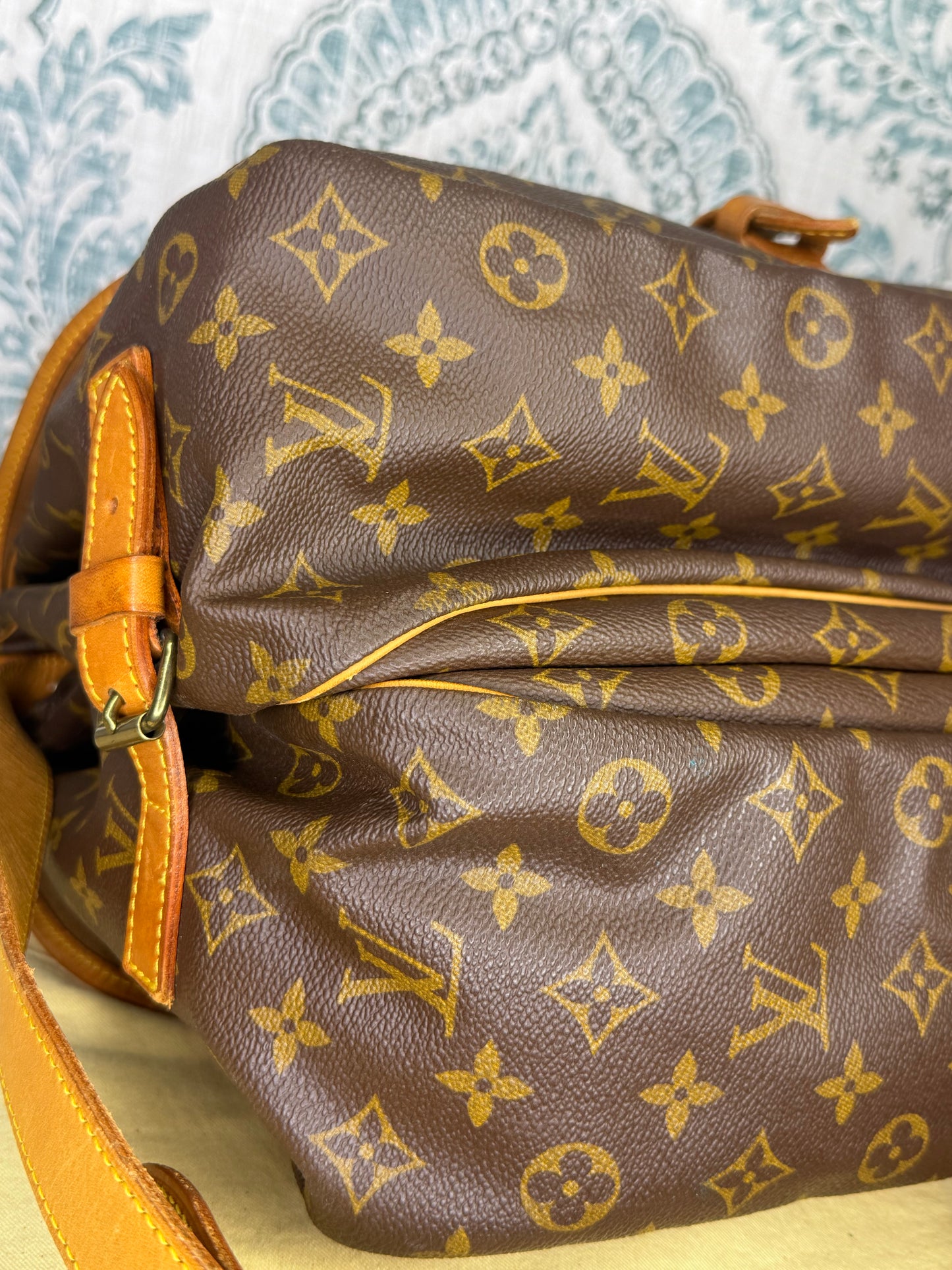 Louis Vuitton Saumur 35