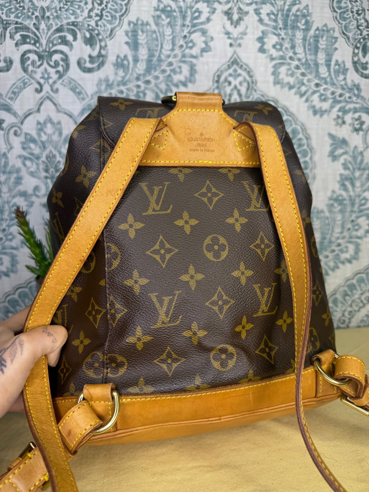 Louis Vuitton Montsouris MM