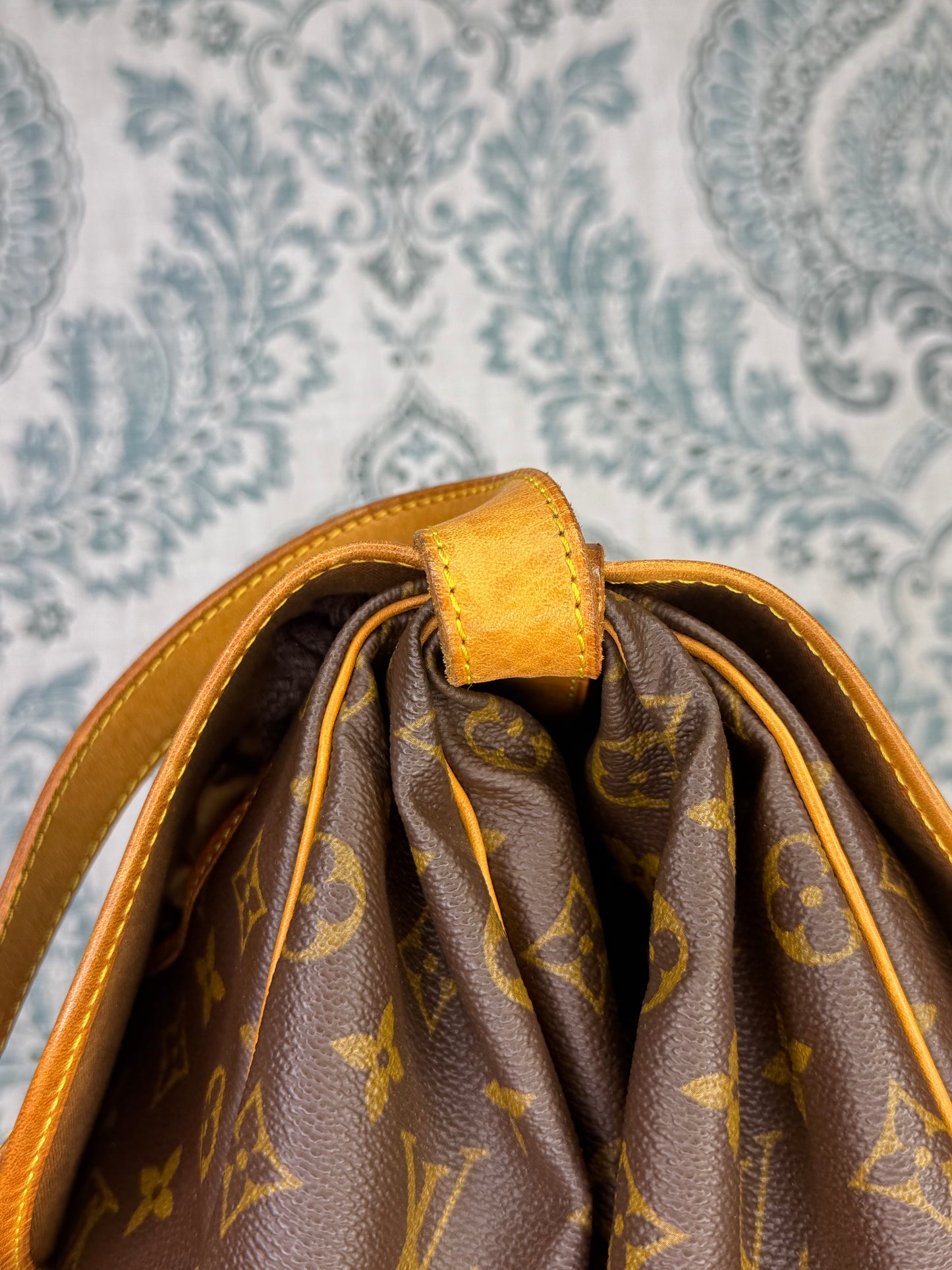 Louis Vuitton Saumur 35