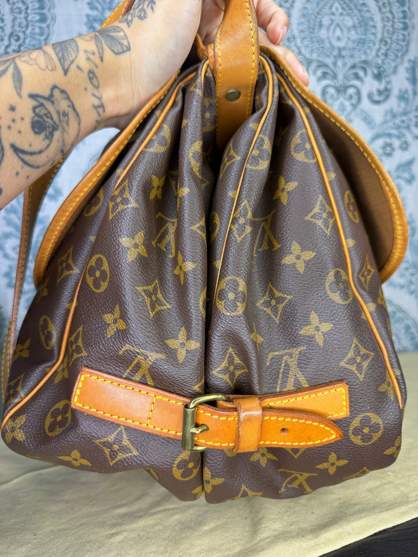 Louis Vuitton Saumur 35