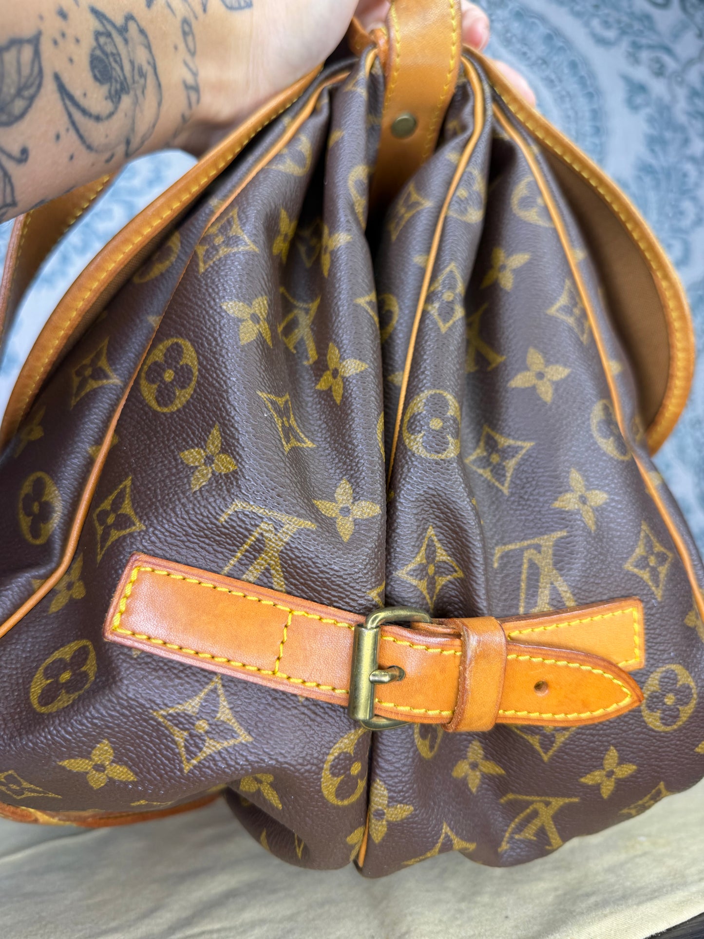 Louis Vuitton Saumur 35