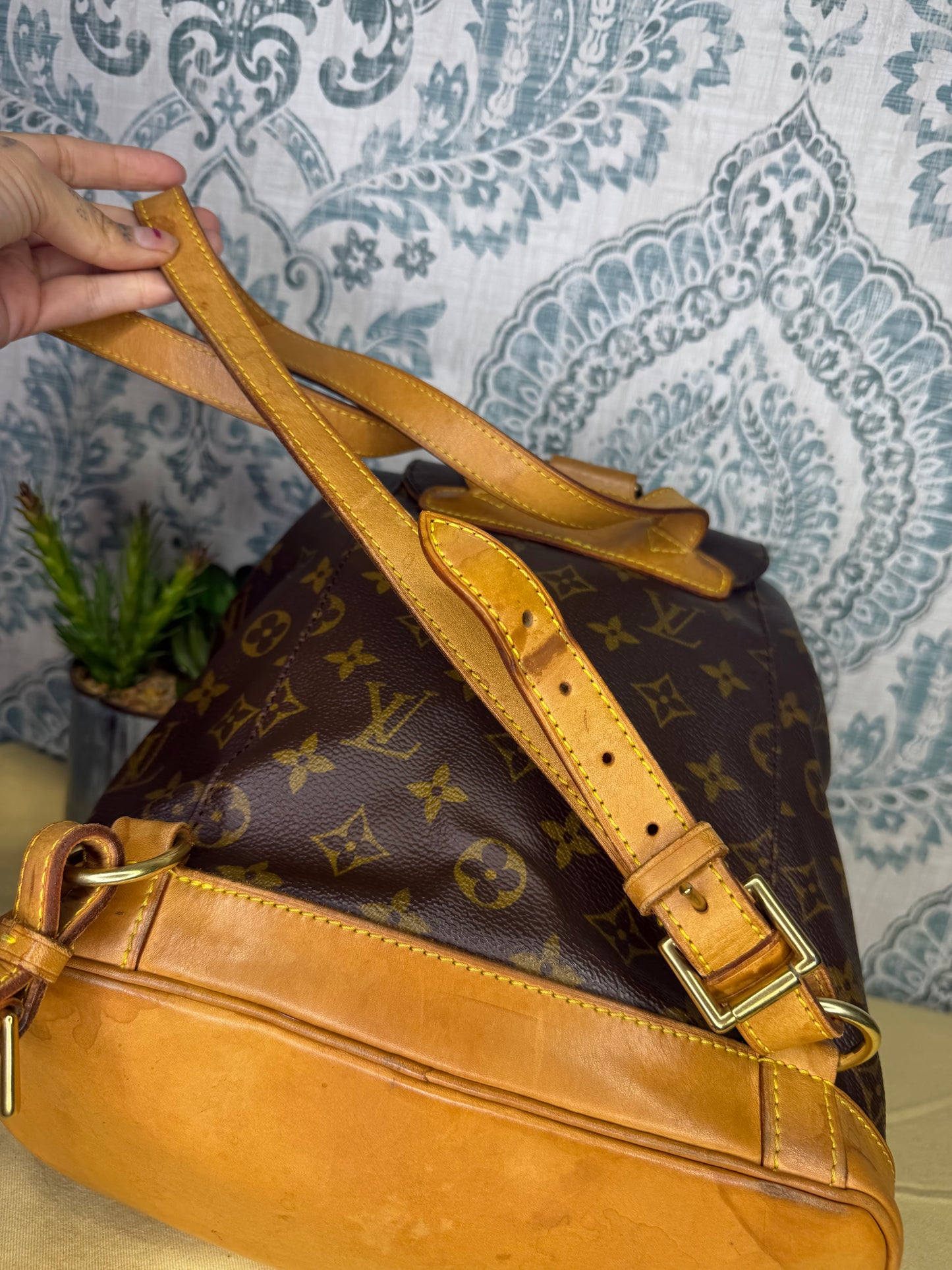 Louis Vuitton Montsouris MM