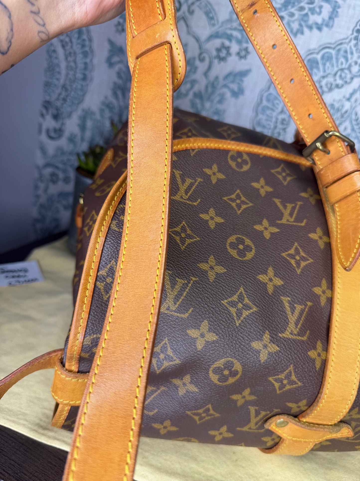 Louis Vuitton Saumur 35
