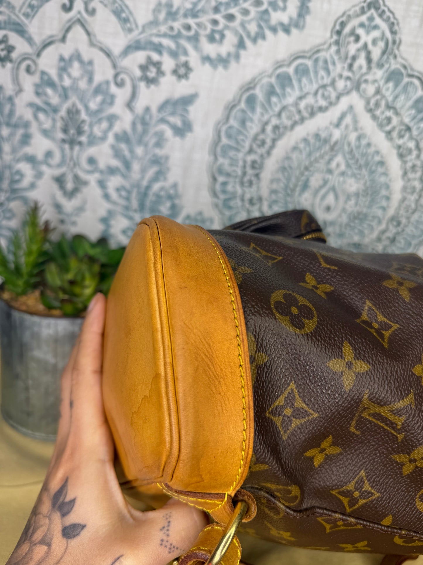 Louis Vuitton Montsouris MM