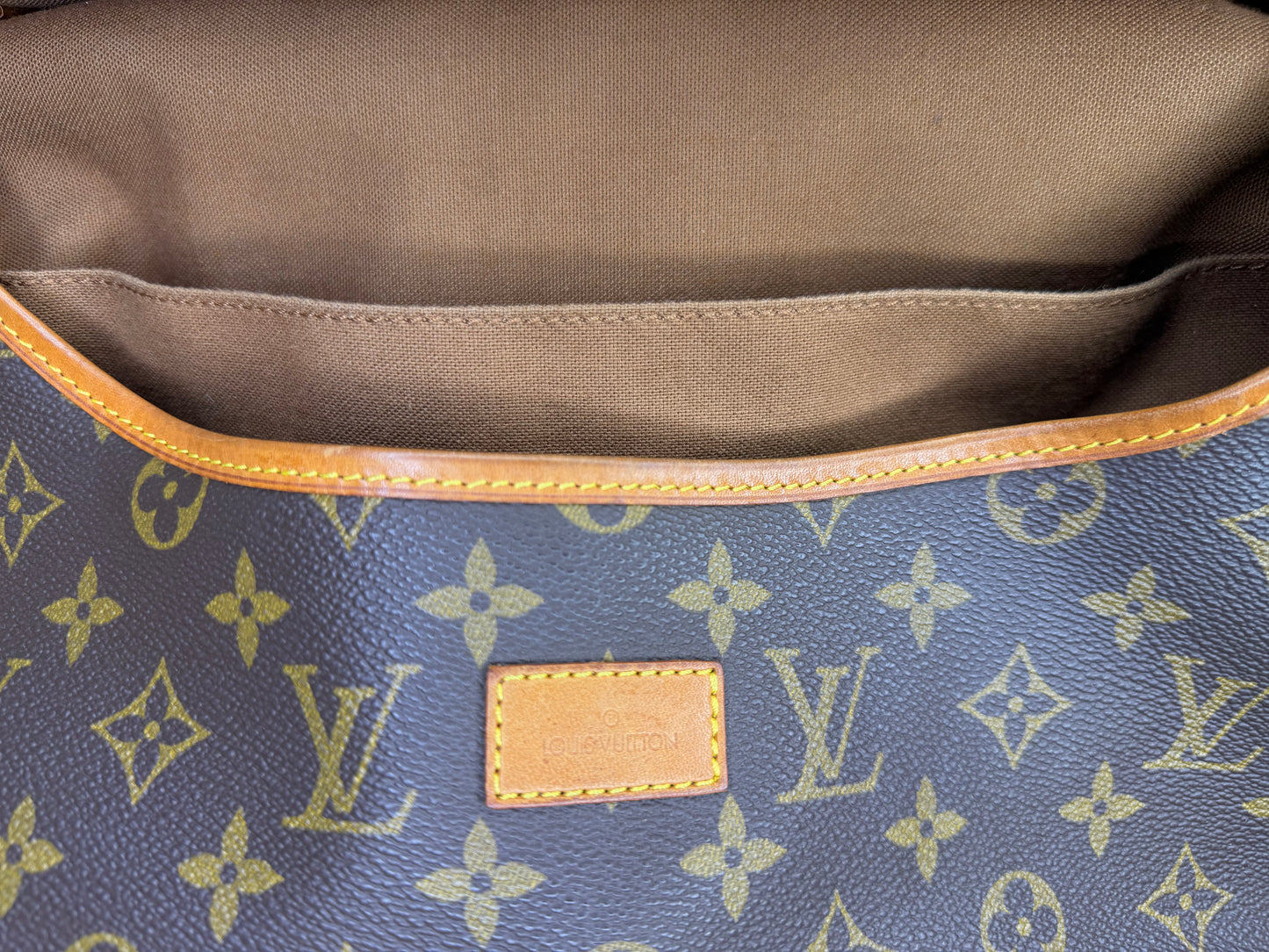 Louis Vuitton Saumur 35
