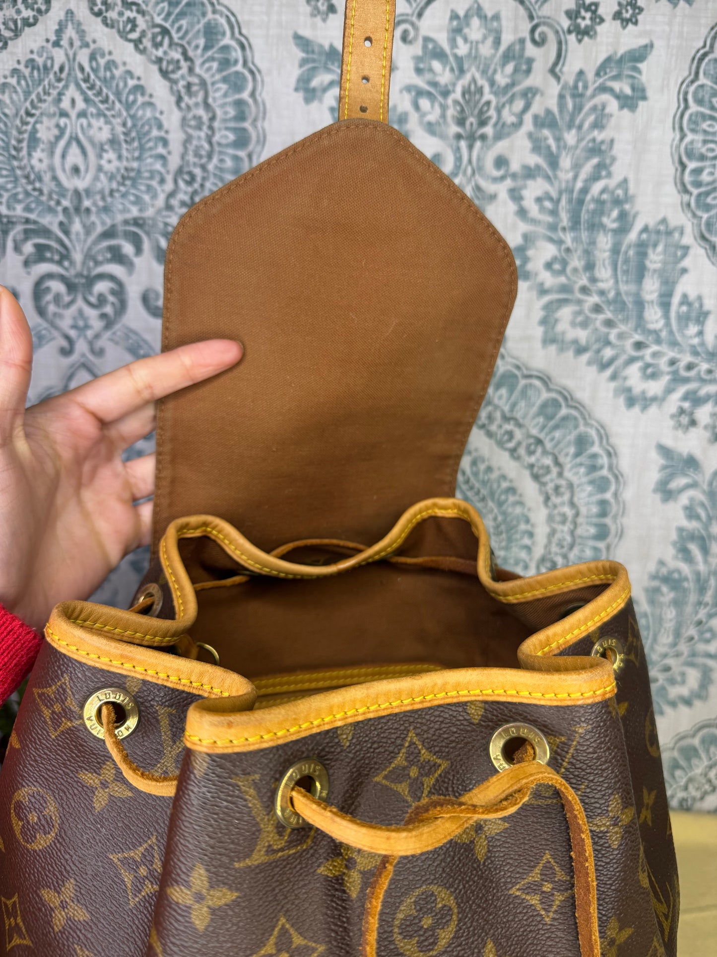 Louis Vuitton Montsouris MM