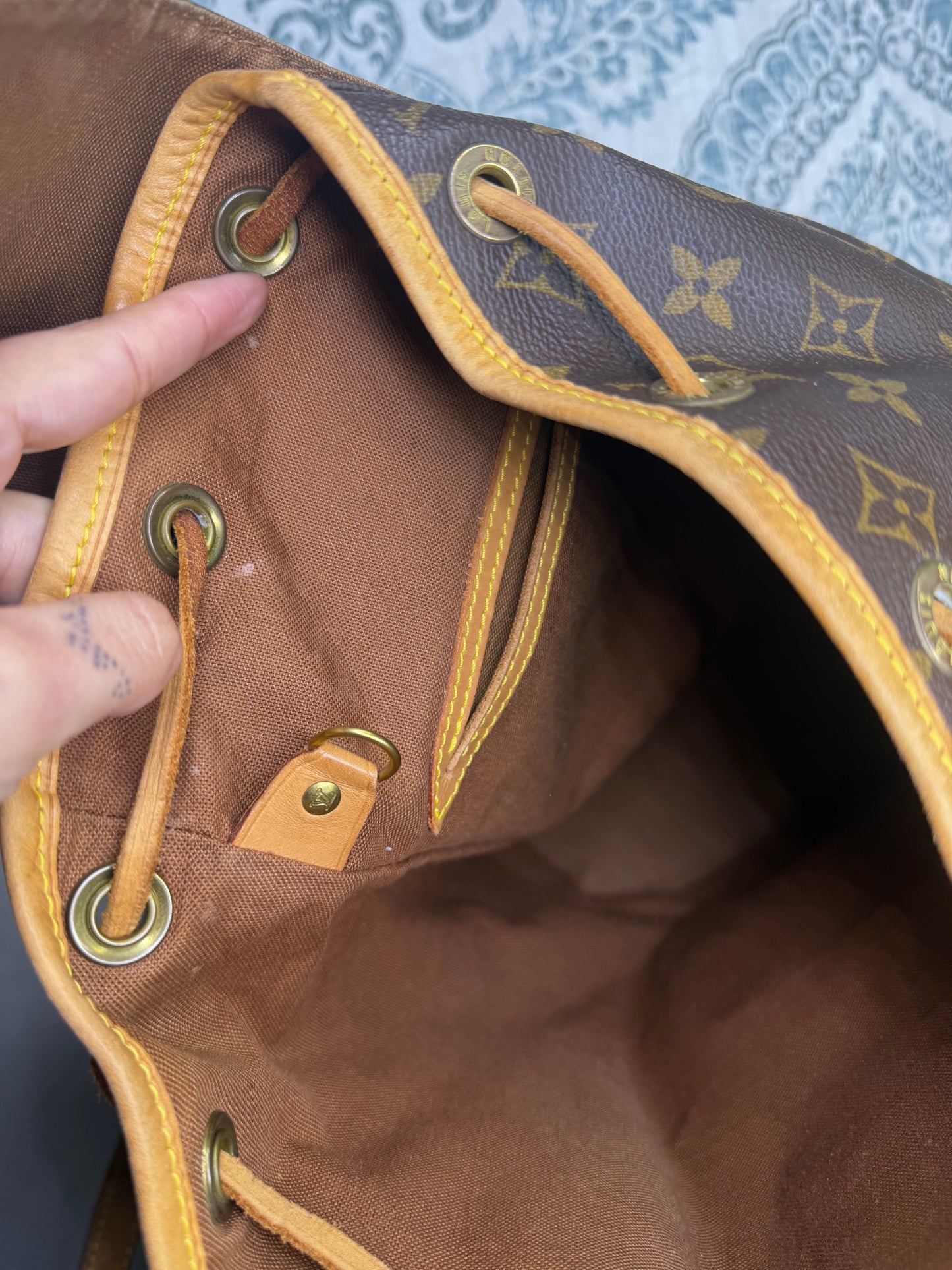 Louis Vuitton Montsouris MM