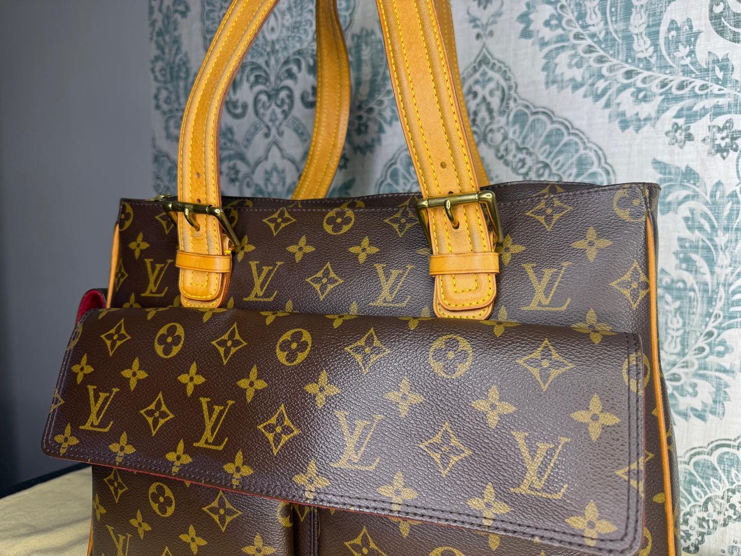 Louis Vuitton Multipli-Cite Shoulder Bag