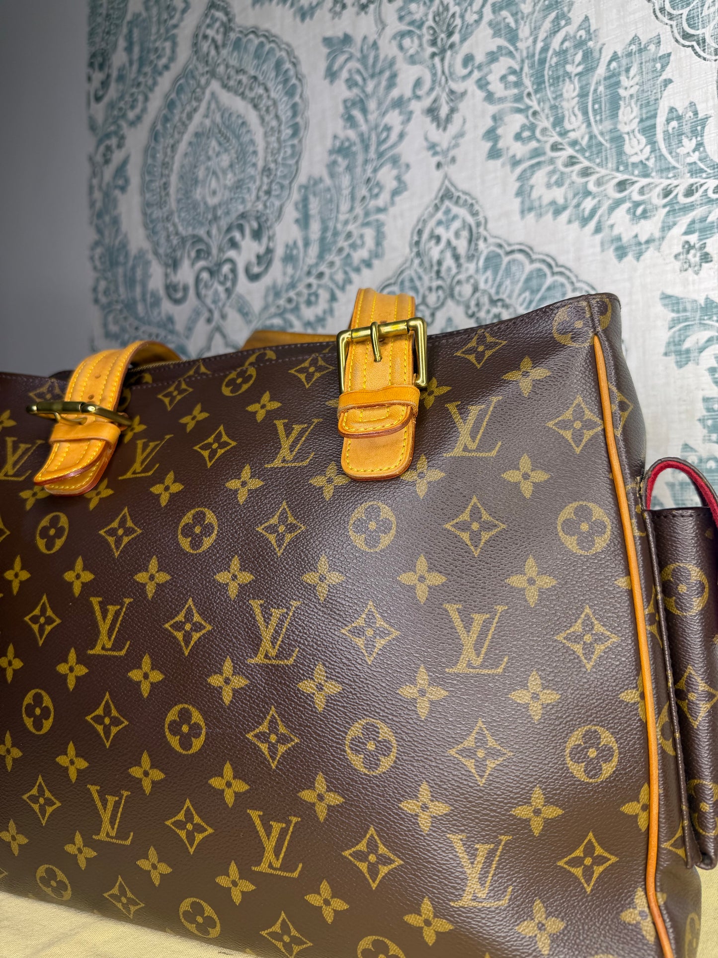 Louis Vuitton Multipli-Cite Shoulder Bag