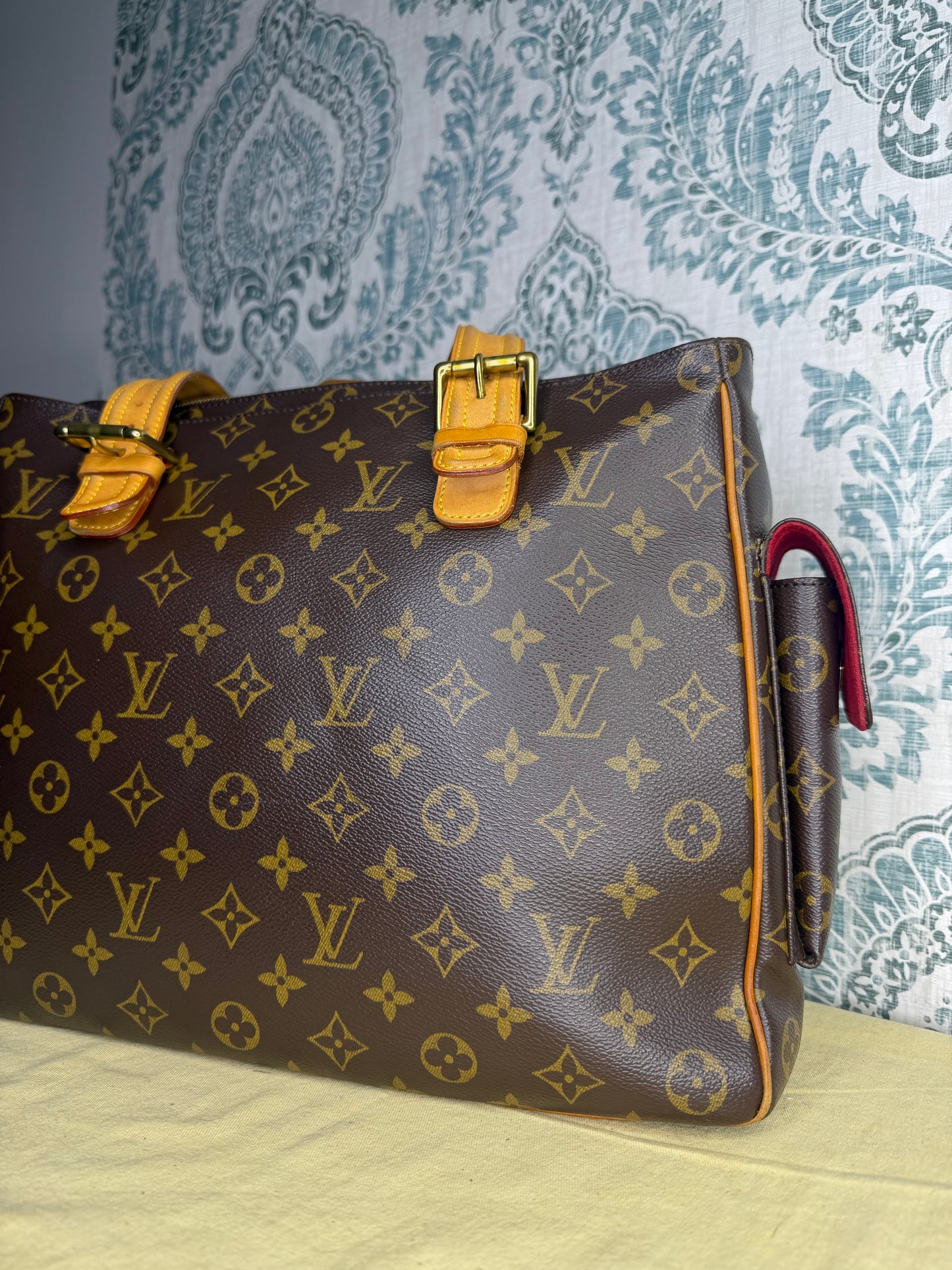 Louis Vuitton Multipli-Cite Shoulder Bag