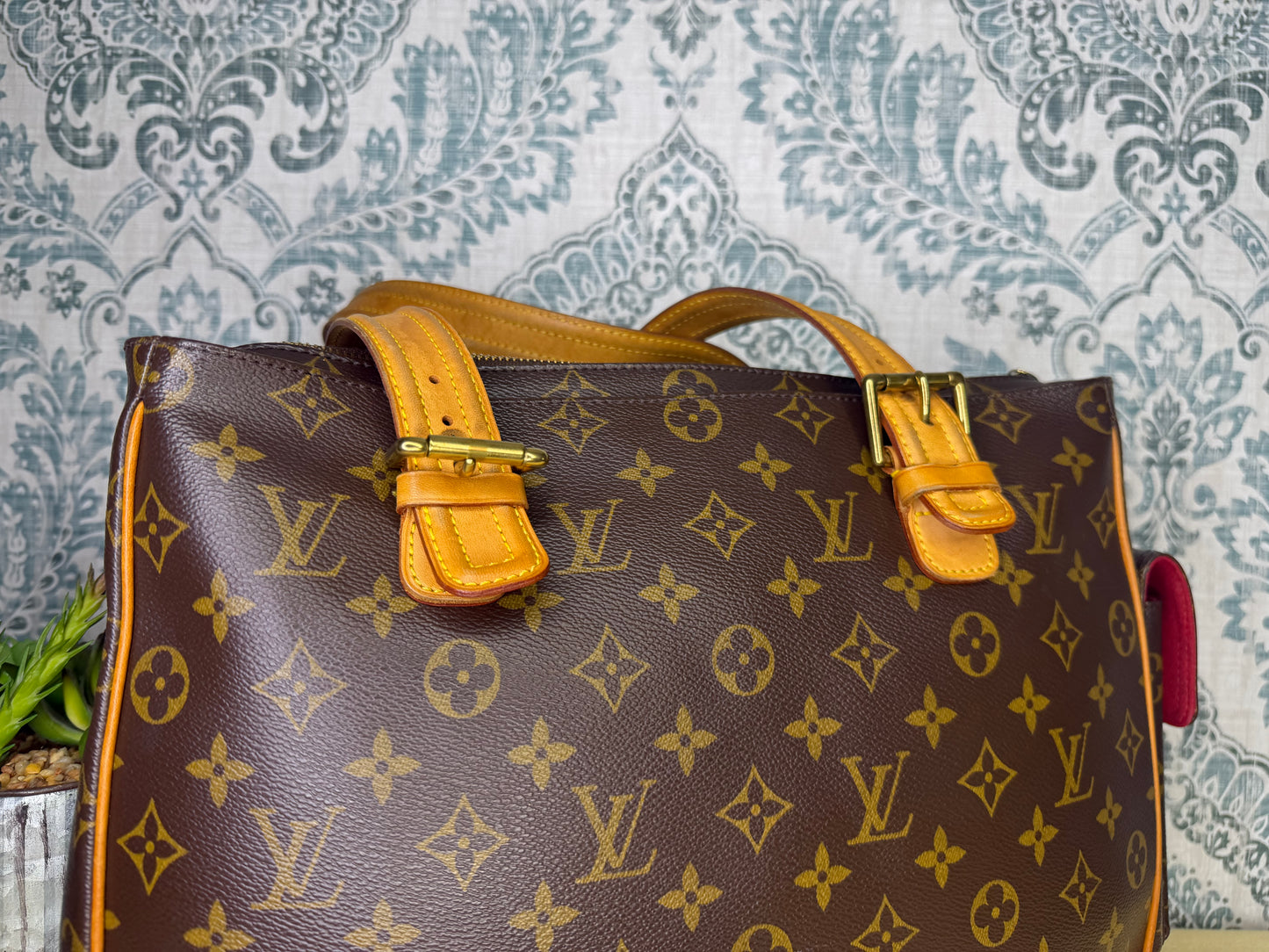 Louis Vuitton Multipli-Cite Shoulder Bag